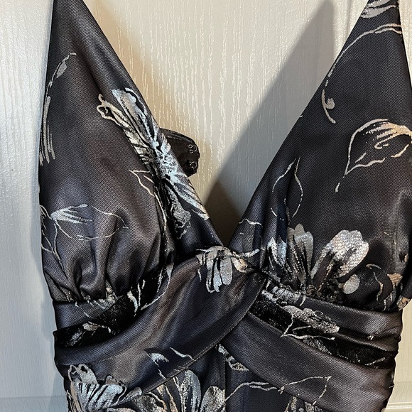 Long gown - Picture 3 of 5